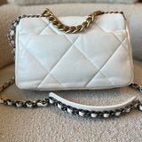 CHANEL Handbag 22P White Lambskin Quilted 19 Flap Small Mixed Hardware -Knockoff
