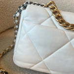 CHANEL Handbag 22P White Lambskin Quilted 19 Flap Small Mixed Hardware -Knockoff
