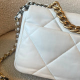 CHANEL Handbag 22P White Lambskin Quilted 19 Flap Small Mixed Hardware -Knockoff
