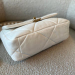 CHANEL Handbag 22P White Lambskin Quilted 19 Flap Small Mixed Hardware -Knockoff
