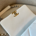 CHANEL Handbag 22P White Lambskin Quilted 19 Flap Small Mixed Hardware -Knockoff
