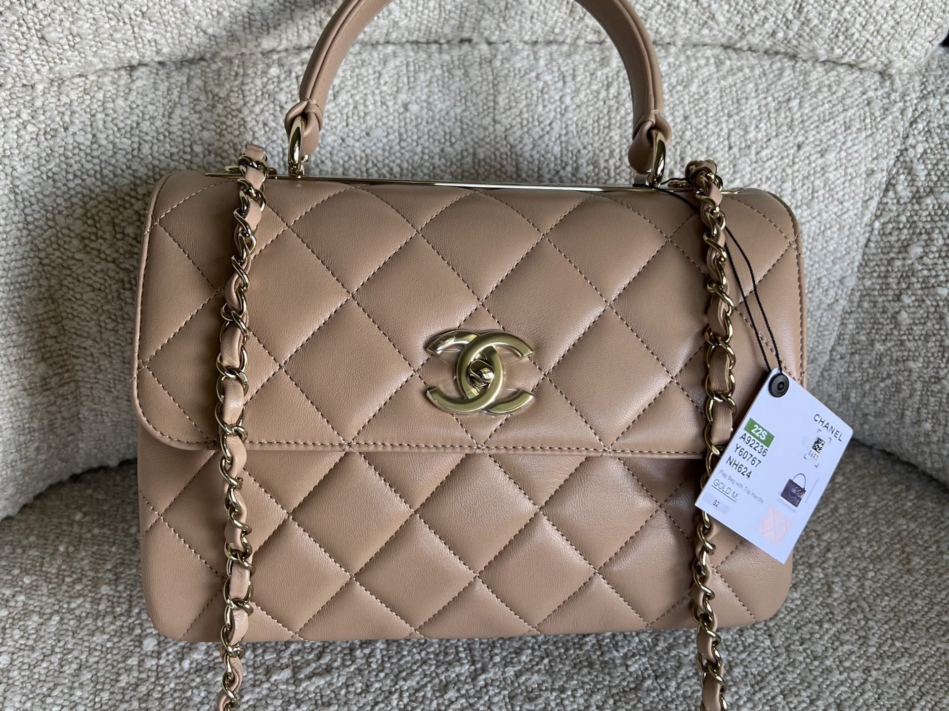 CHANEL Handbag 22S Beige Lambskin Quilted Trendy CC LGHW -Knockoff
