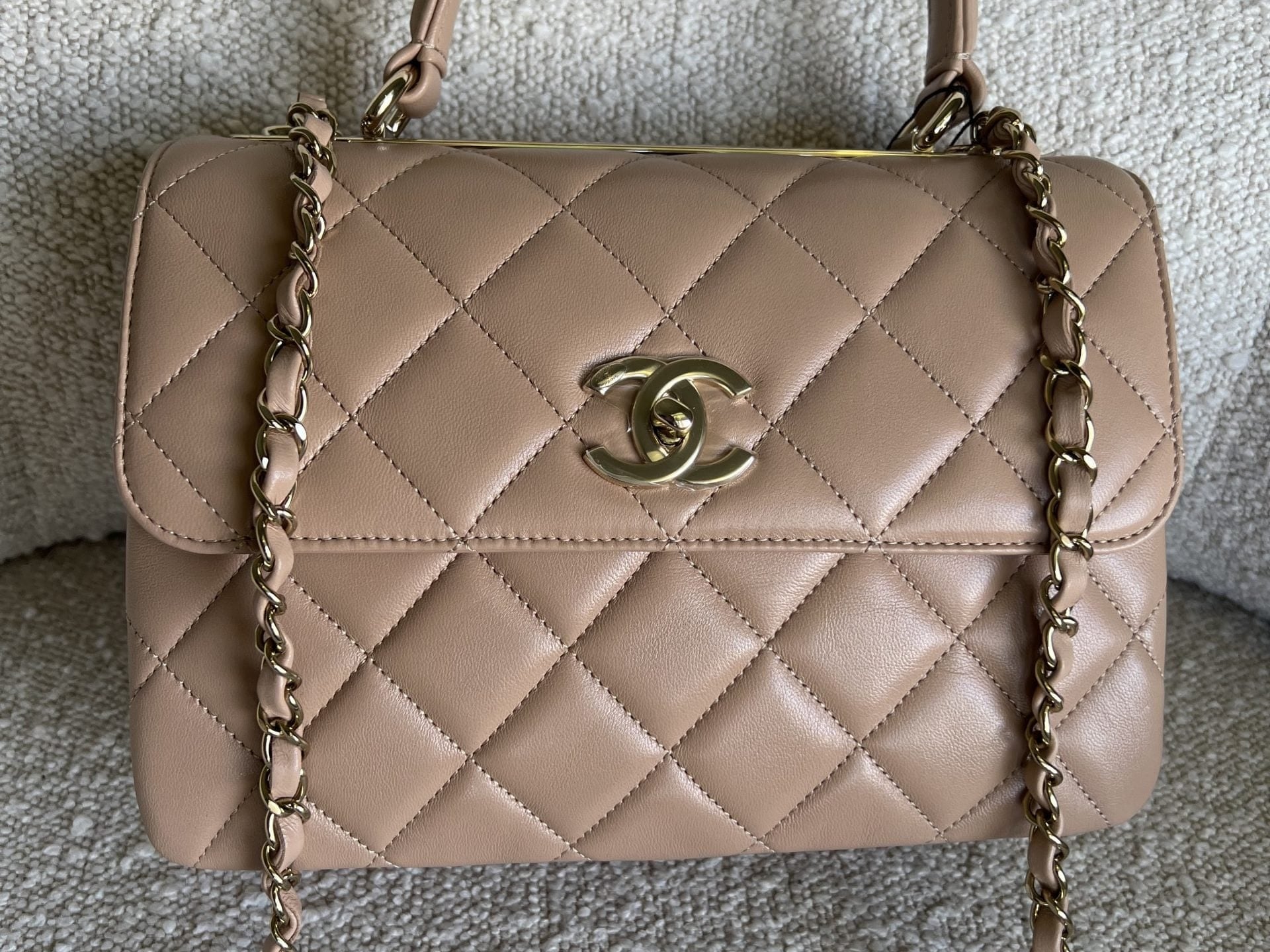 CHANEL Handbag 22S Beige Lambskin Quilted Trendy CC LGHW -Knockoff
