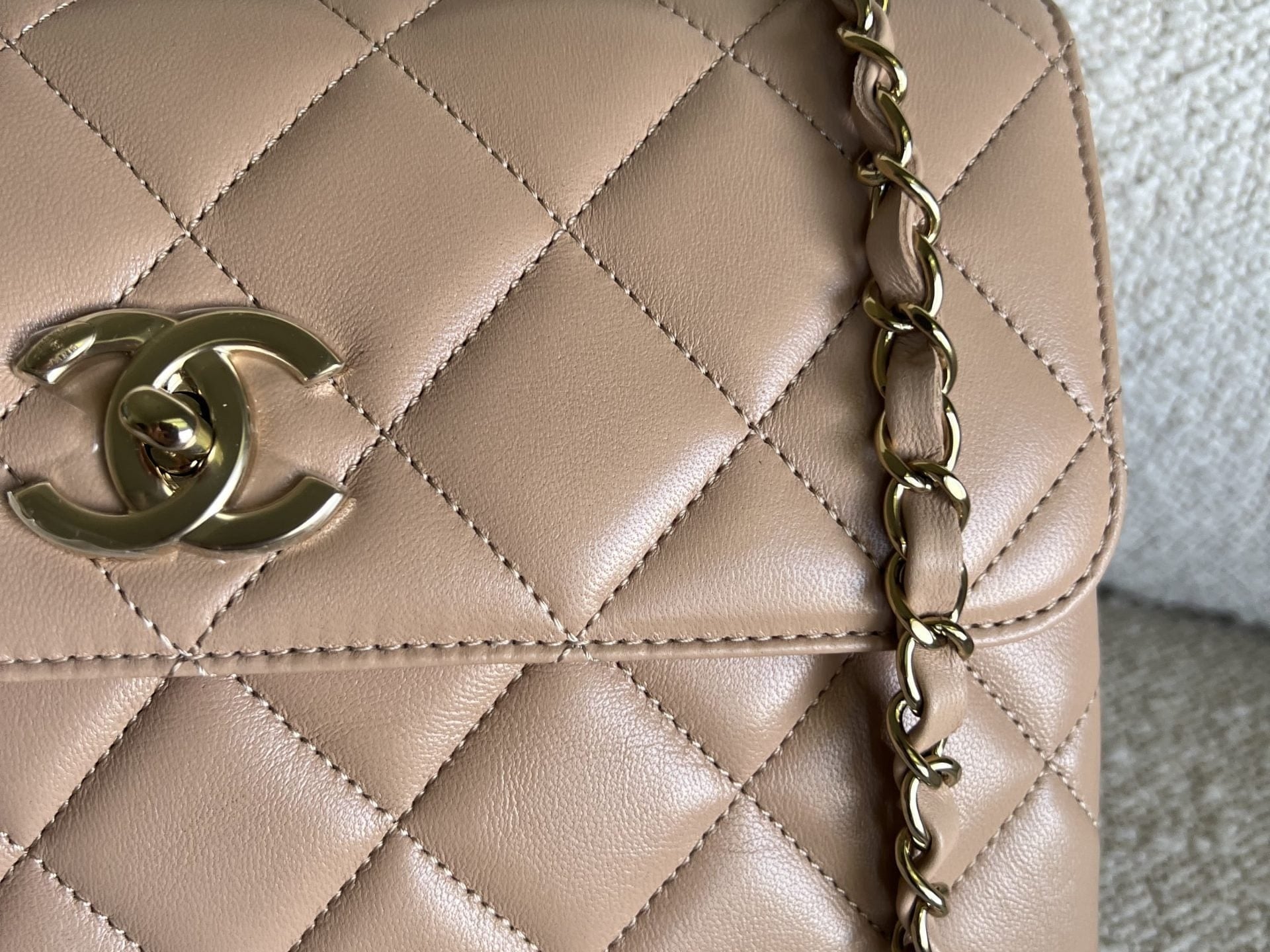 CHANEL Handbag 22S Beige Lambskin Quilted Trendy CC LGHW -Knockoff
