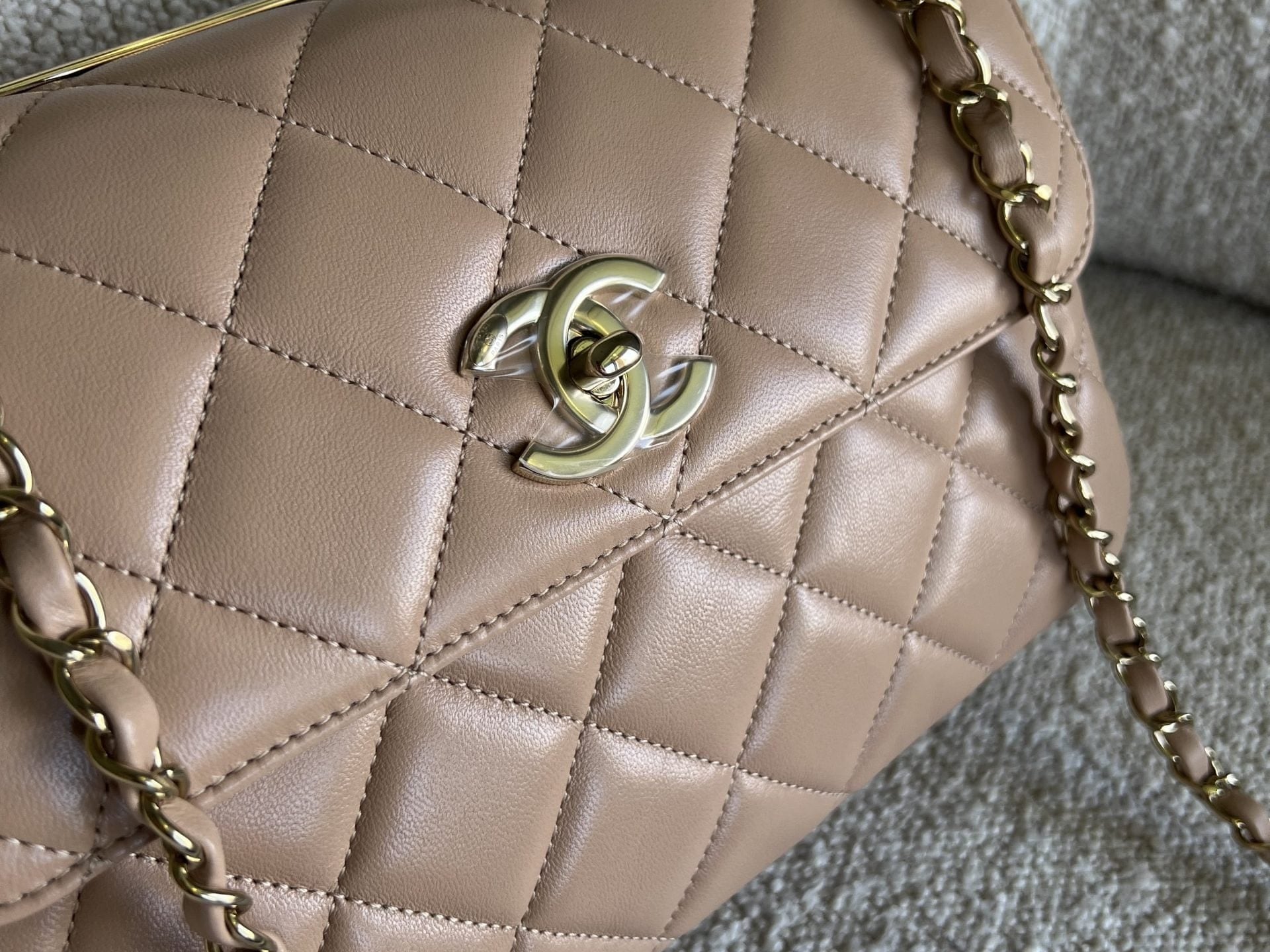 CHANEL Handbag 22S Beige Lambskin Quilted Trendy CC LGHW -Knockoff
