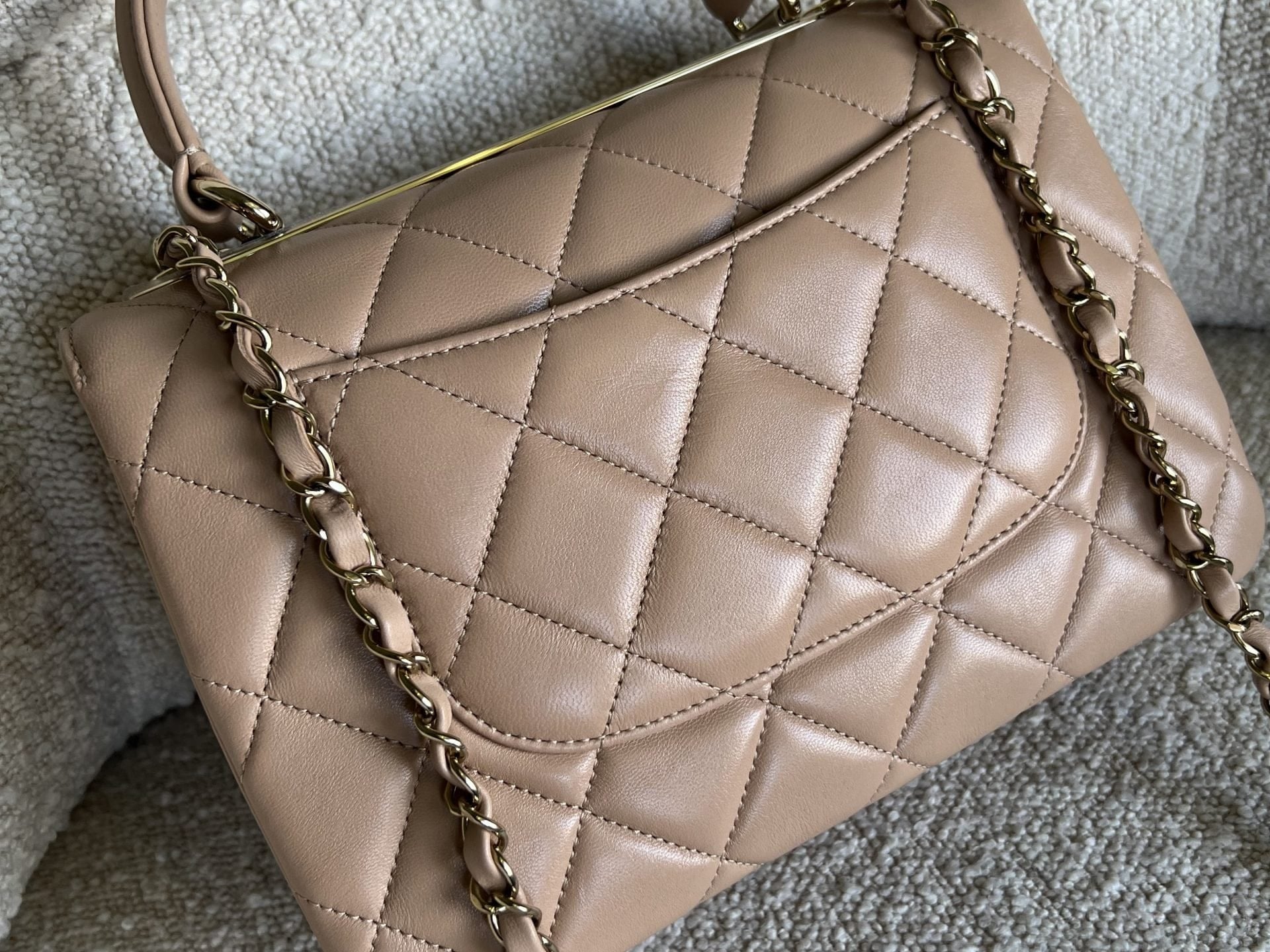 CHANEL Handbag 22S Beige Lambskin Quilted Trendy CC LGHW -Knockoff
