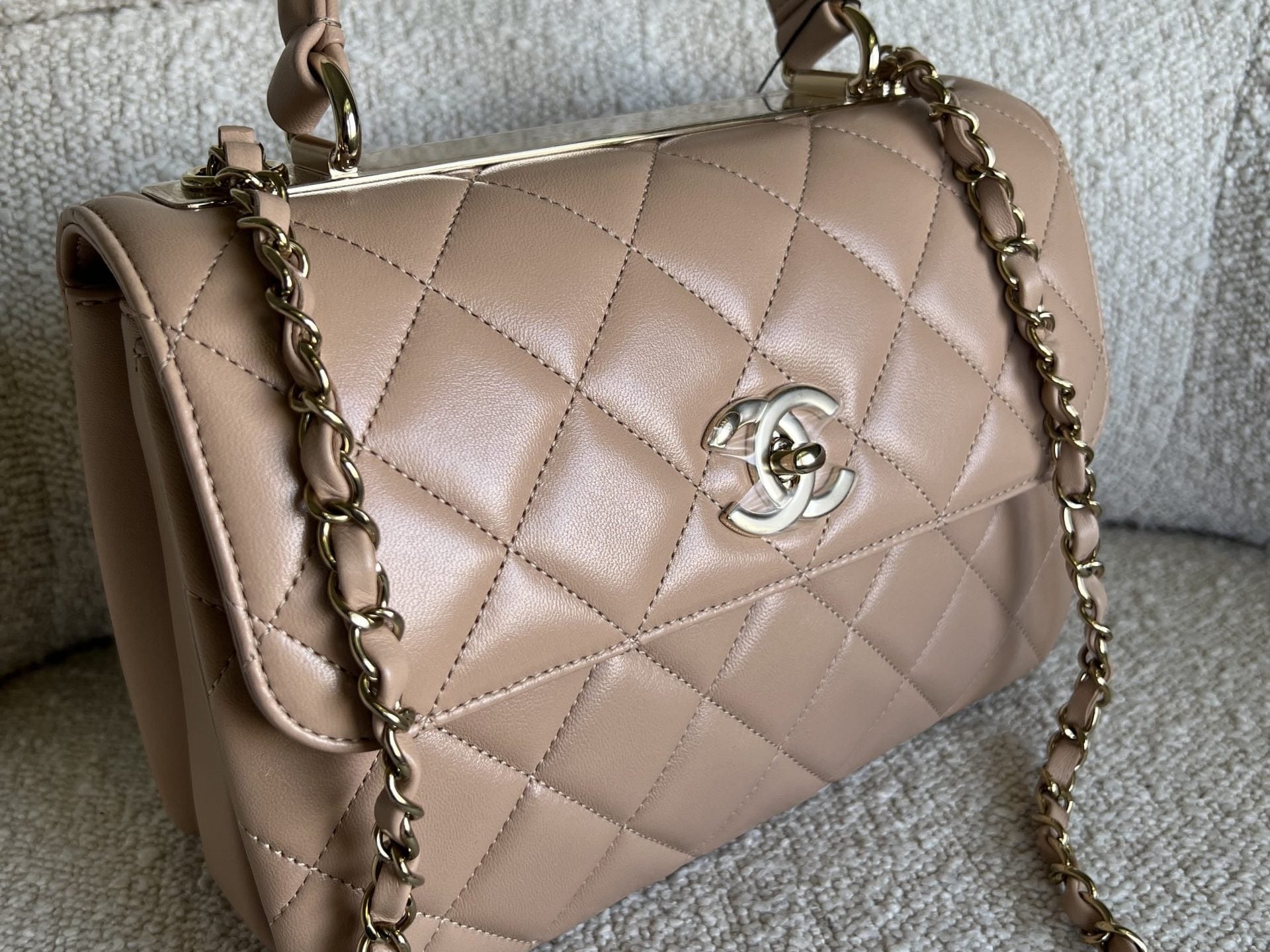 CHANEL Handbag 22S Beige Lambskin Quilted Trendy CC LGHW -Knockoff
