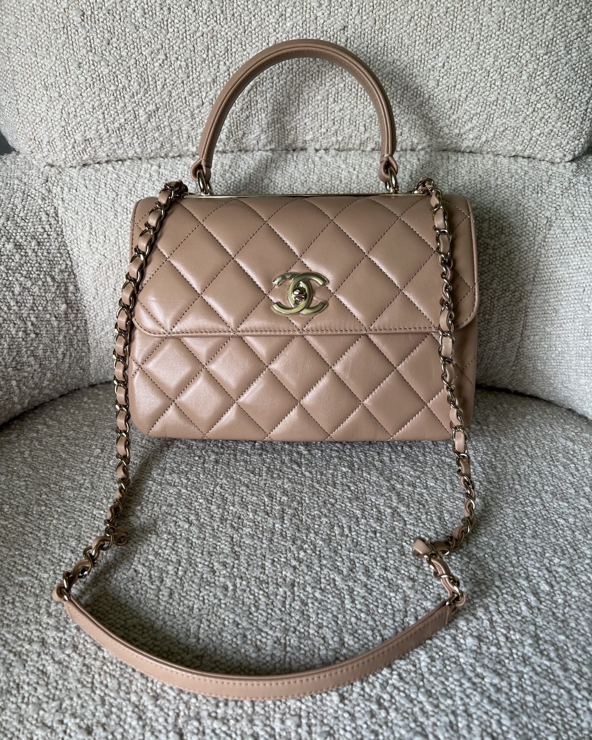 CHANEL Handbag 22S Beige Lambskin Quilted Trendy CC Light Gold Hardware -Knockoff
