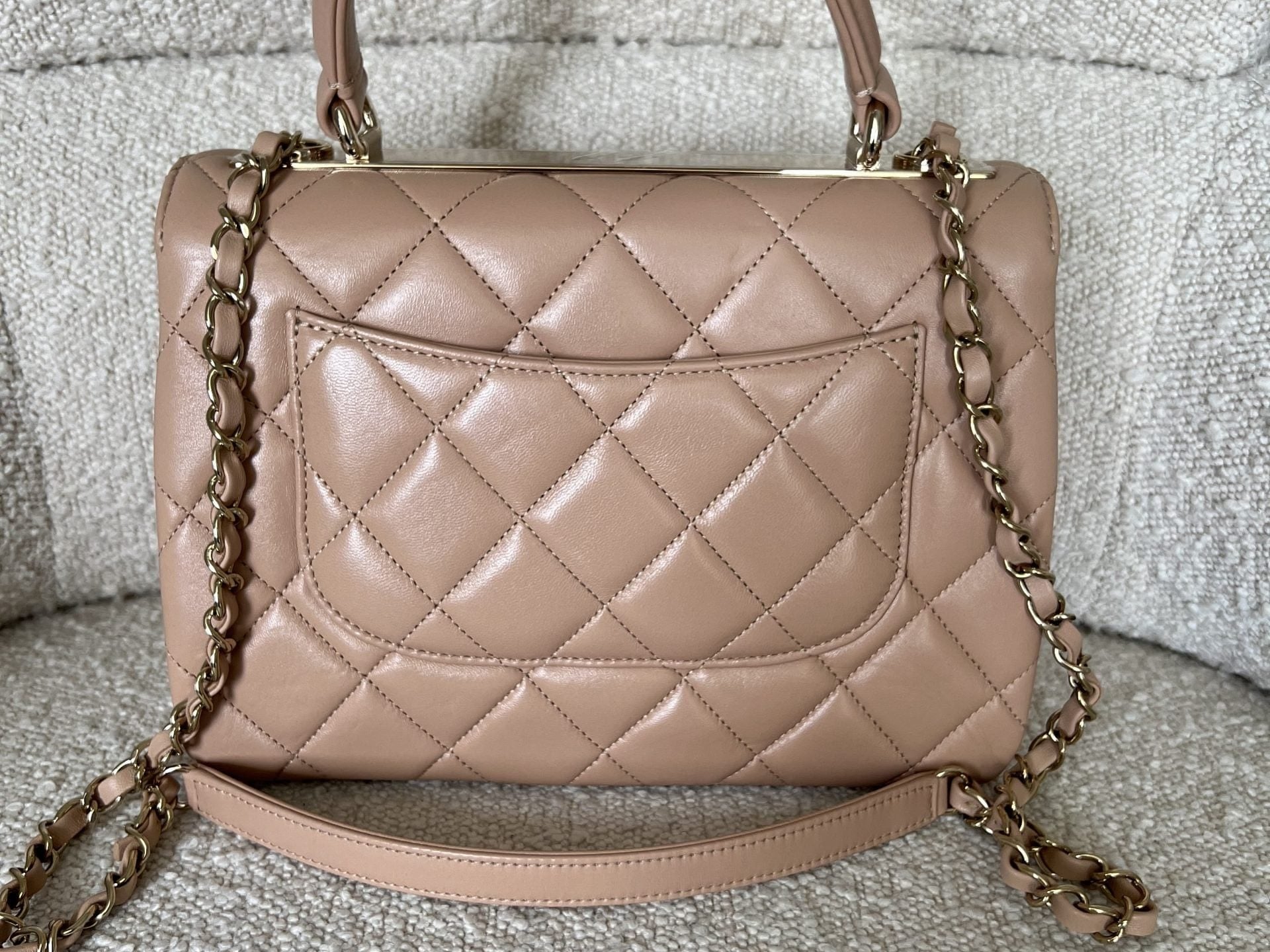 CHANEL Handbag 22S Beige Lambskin Quilted Trendy CC Light Gold Hardware -Knockoff
