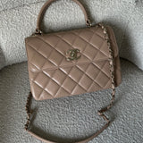 CHANEL Handbag 22S Beige Lambskin Quilted Trendy CC Light Gold Hardware -Knockoff
