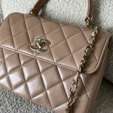 CHANEL Handbag 22S Beige Lambskin Quilted Trendy CC Light Gold Hardware -Knockoff
