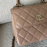 CHANEL Handbag 22S Beige Lambskin Quilted Trendy CC Light Gold Hardware -Knockoff
