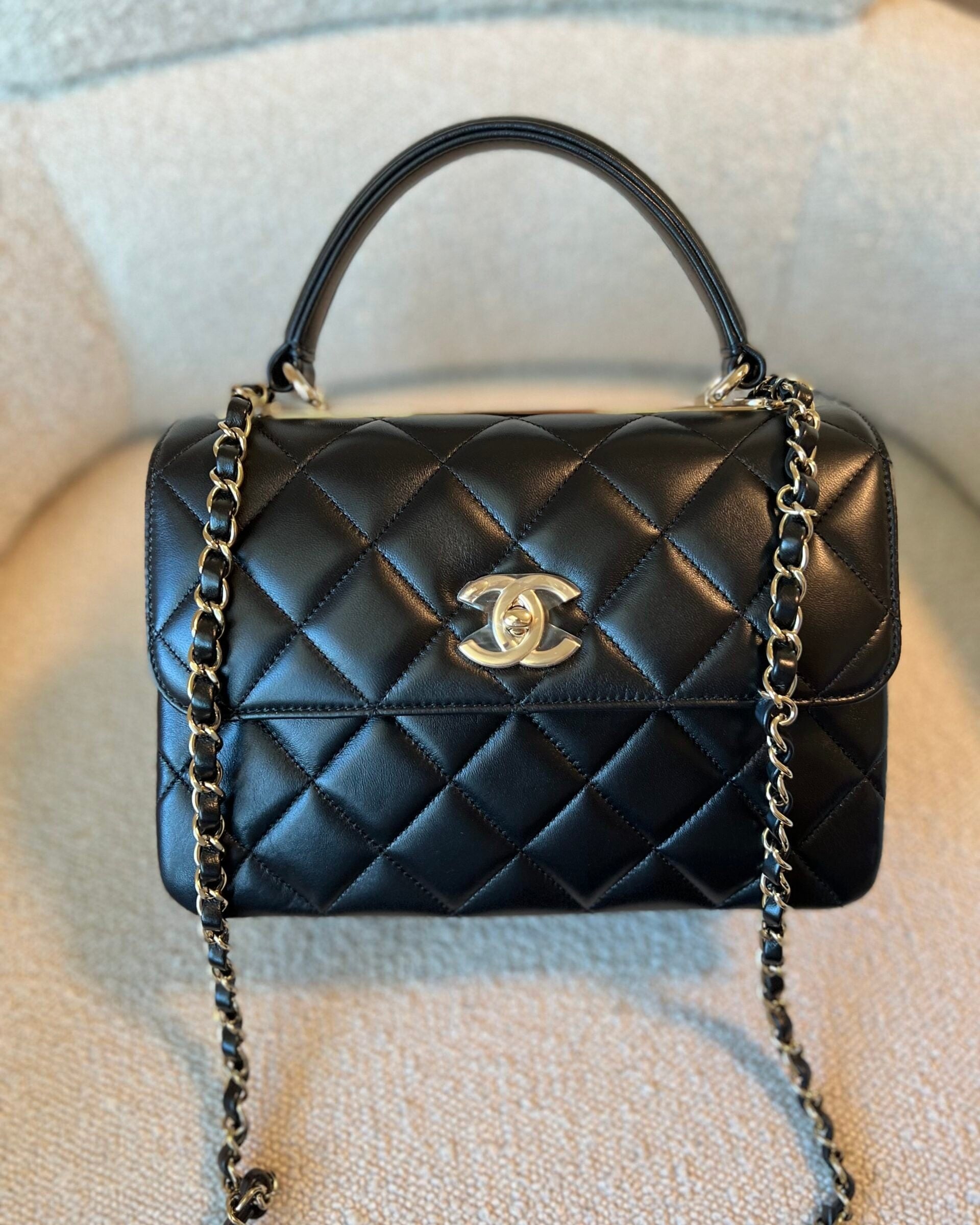 CHANEL Handbag 22S Black Lambskin Quilted Trendy CC Small LGHW -Knockoff
