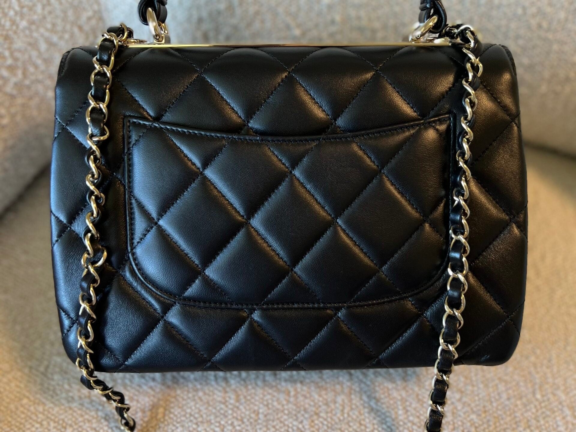 CHANEL Handbag 22S Black Lambskin Quilted Trendy CC Small LGHW -Knockoff
