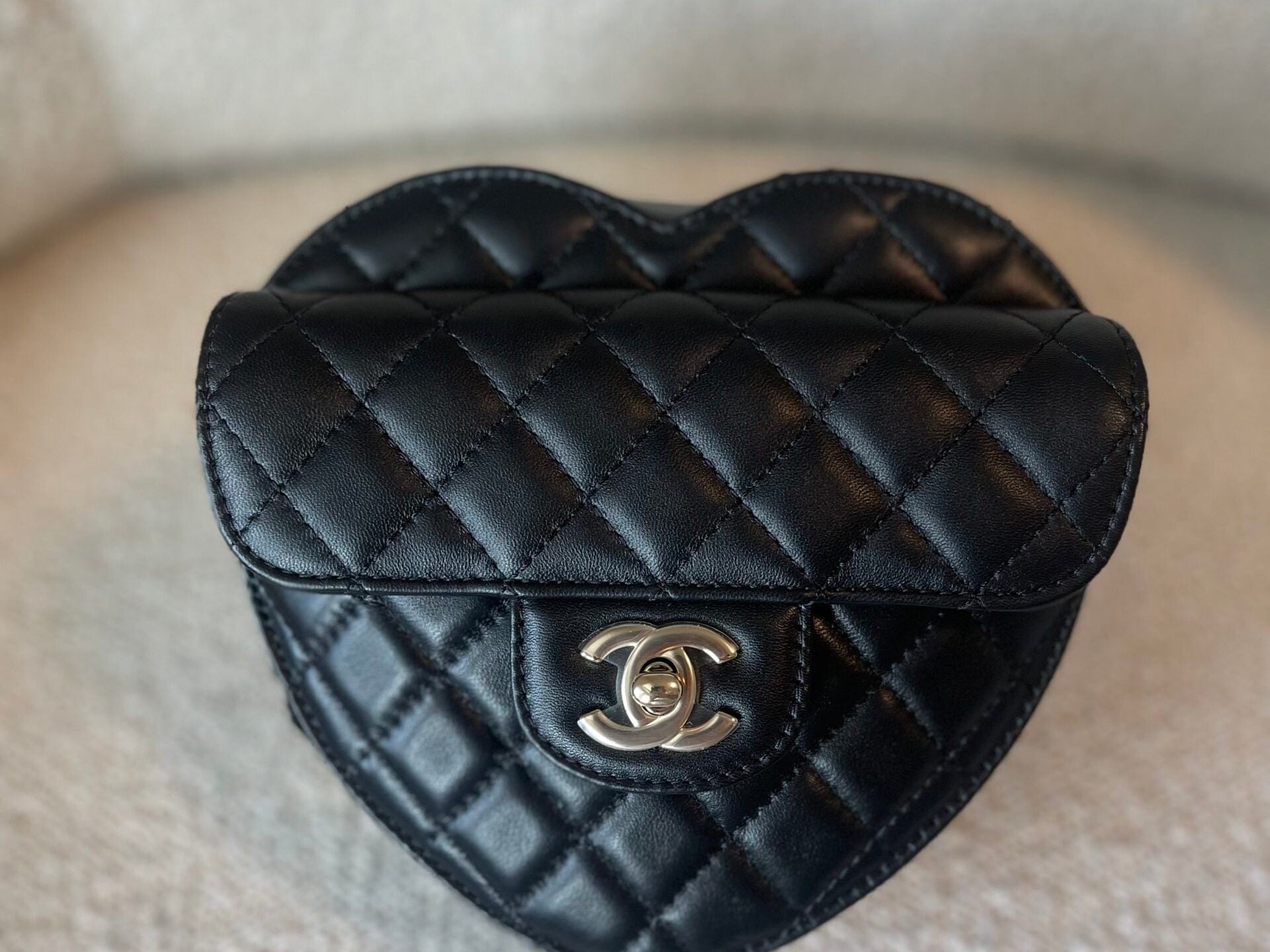 CHANEL Handbag 22S CC In Love Black Lambskin Quilted Large Heart Bag LGHW -Knockoff
