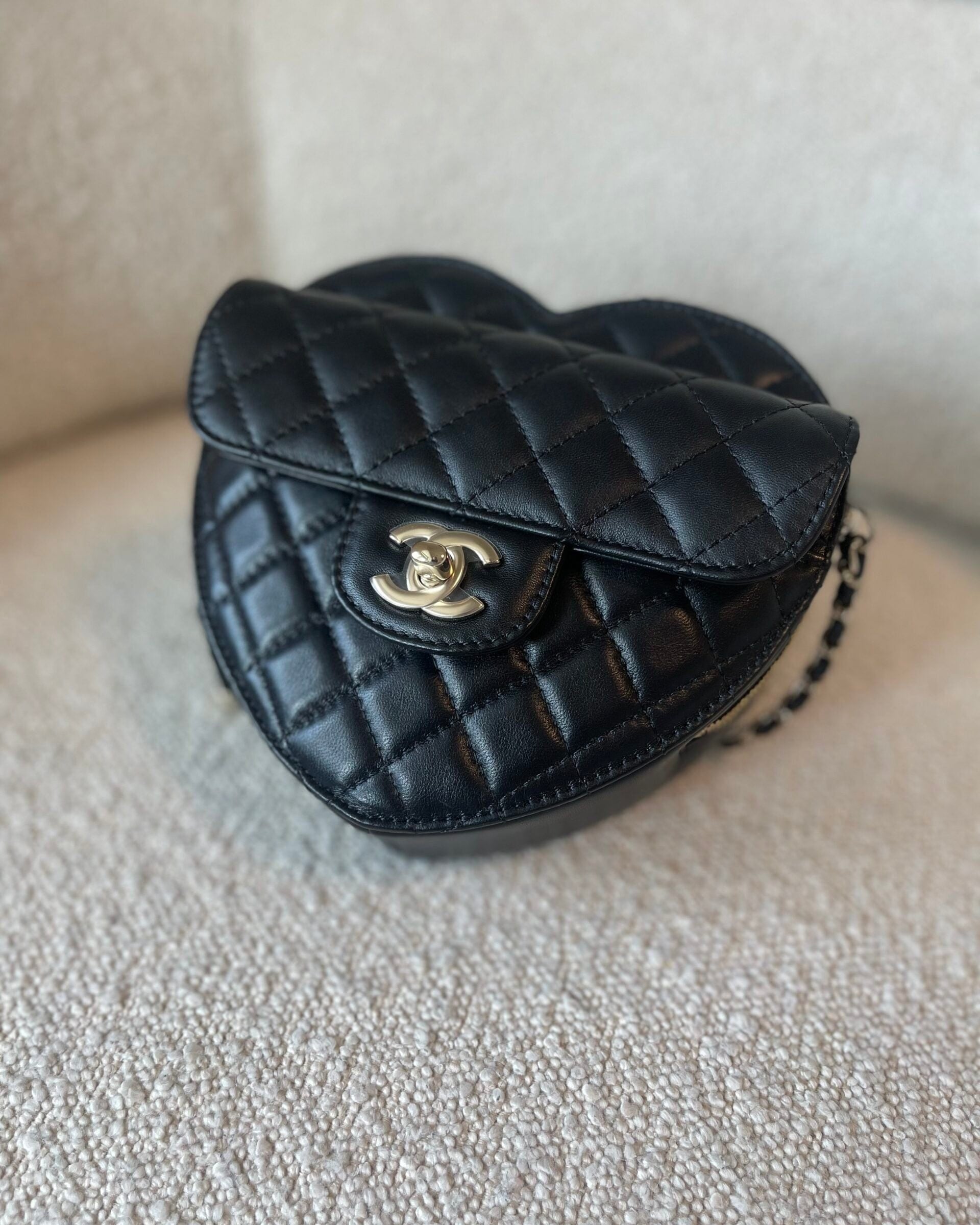 CHANEL Handbag 22S CC In Love Black Lambskin Quilted Large Heart Bag LGHW -Knockoff
