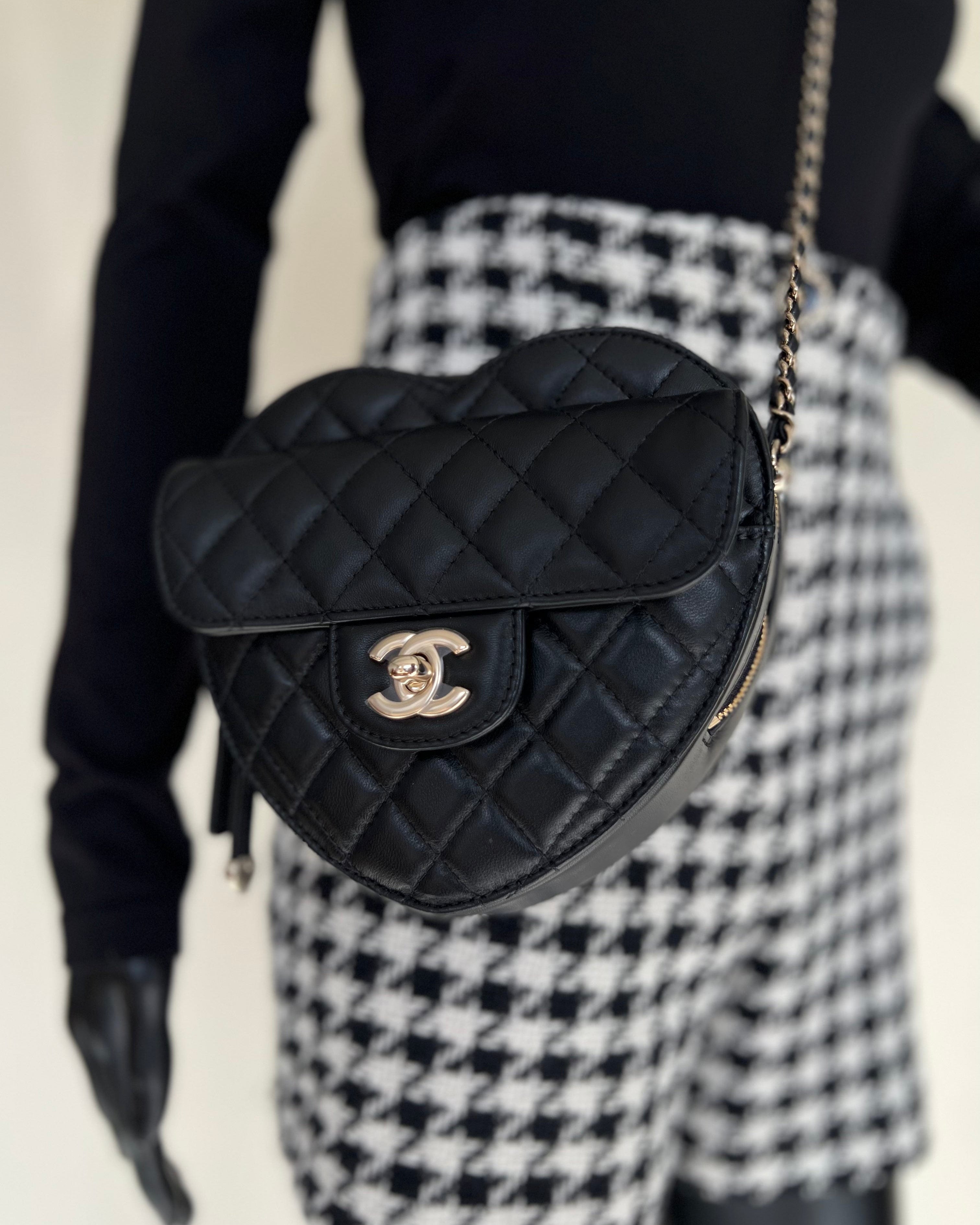 CHANEL Handbag 22S CC In Love Black Lambskin Quilted Large Heart Bag LGHW -Knockoff
