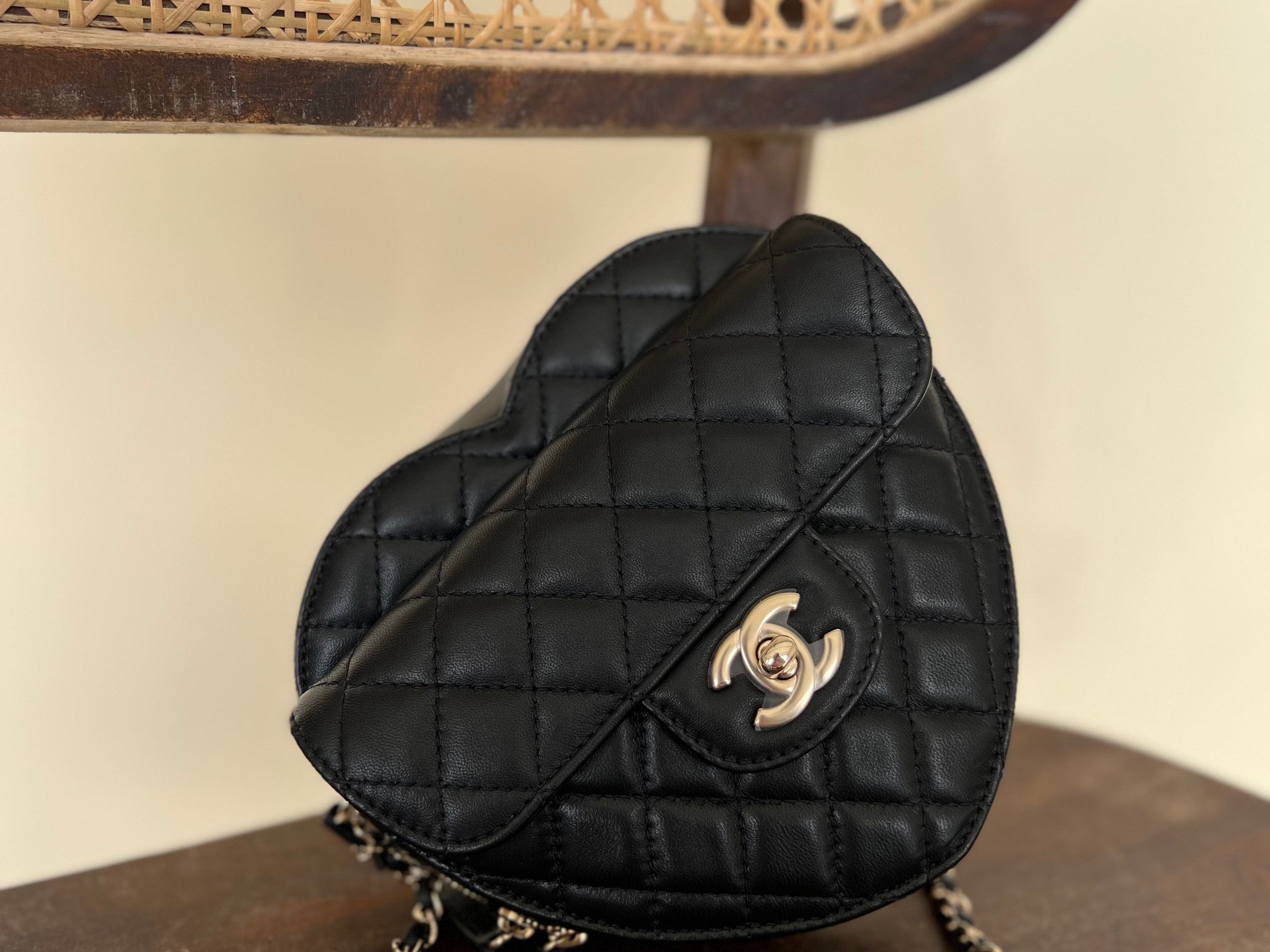 CHANEL Handbag 22S CC In Love Black Lambskin Quilted Large Heart Bag LGHW -Knockoff
