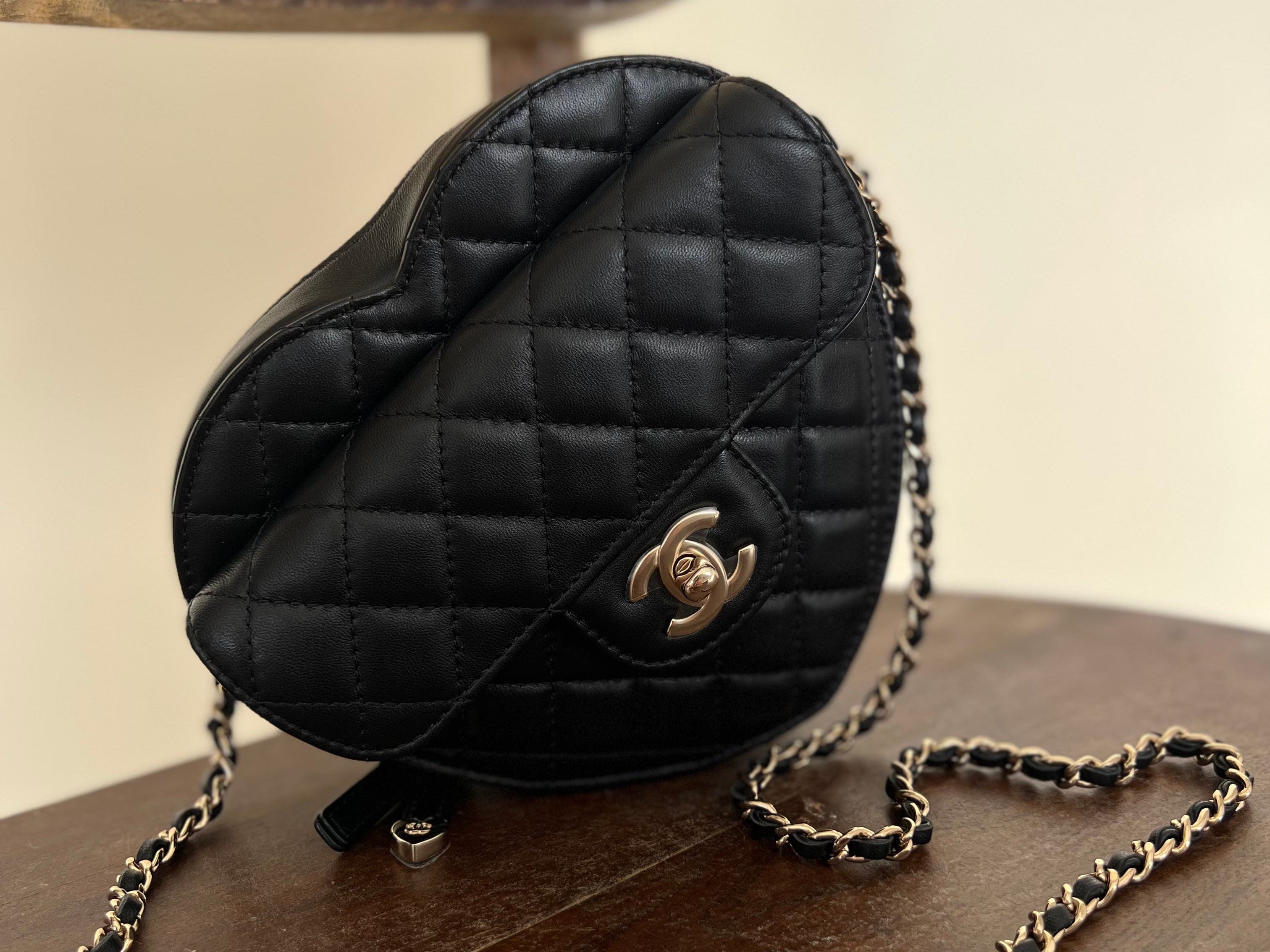 CHANEL Handbag 22S CC In Love Black Lambskin Quilted Large Heart Bag LGHW -Knockoff
