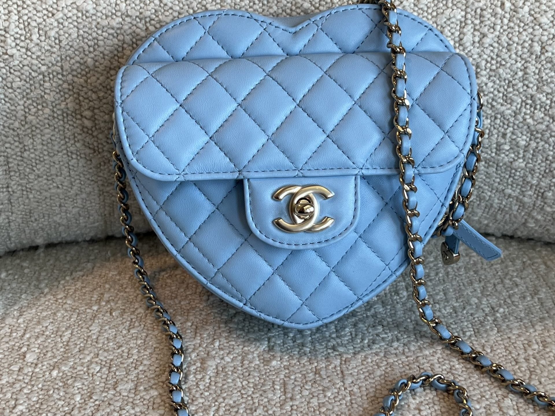 CHANEL Handbag 22S CC In Love Blue Lambskin Quilted Large Heart Bag LGHW -Knockoff
