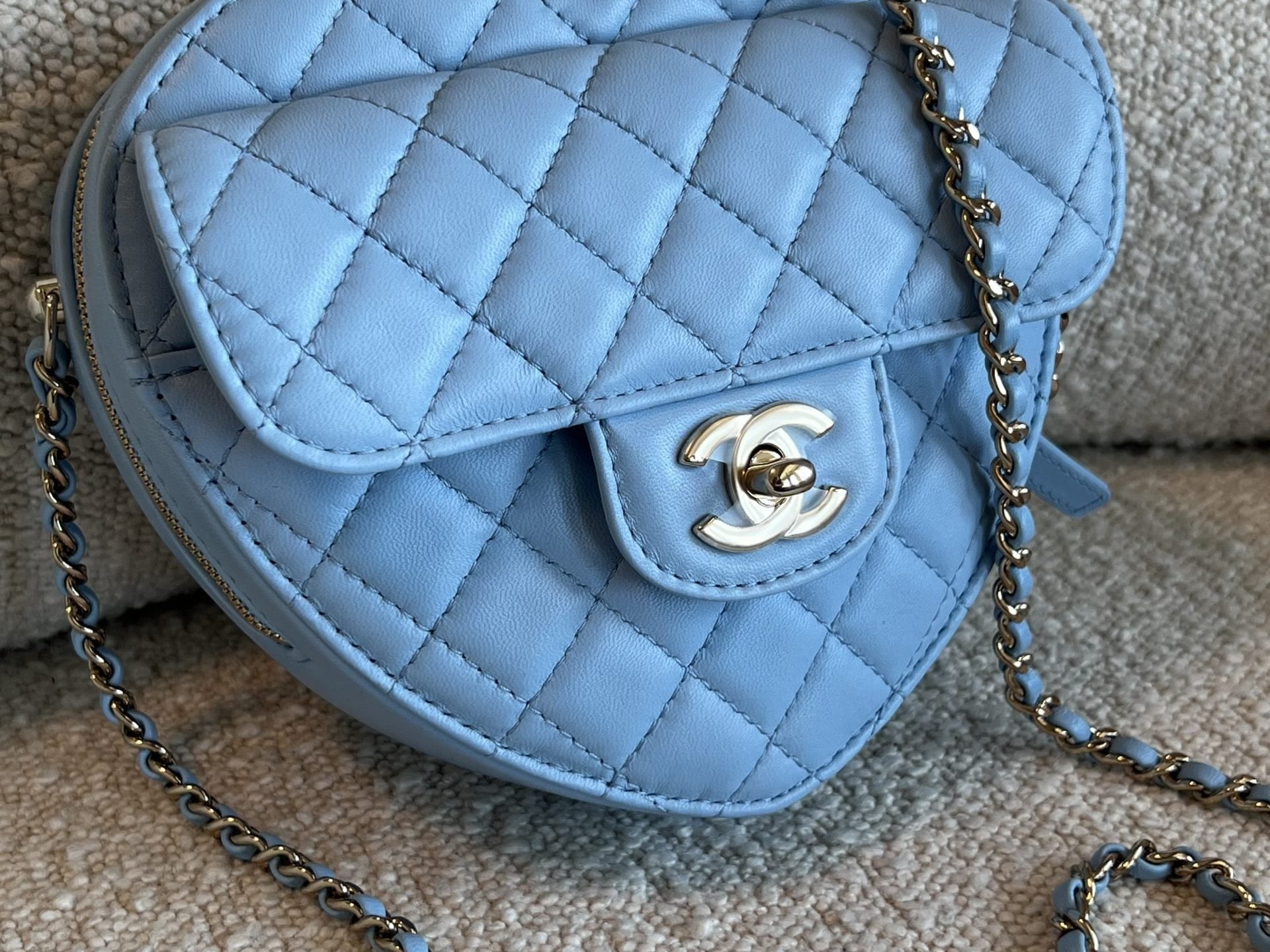 CHANEL Handbag 22S CC In Love Blue Lambskin Quilted Large Heart Bag LGHW -Knockoff
