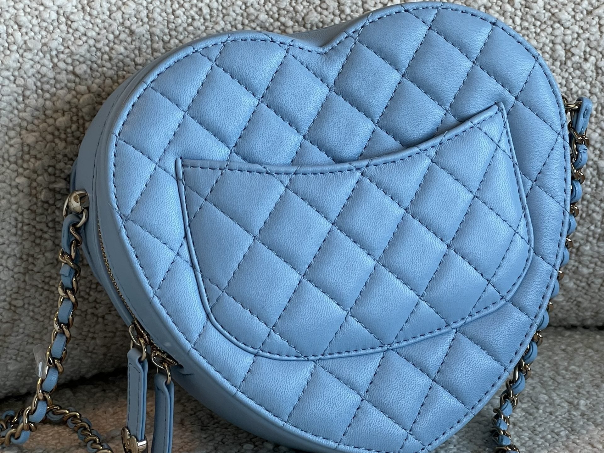 CHANEL Handbag 22S CC In Love Blue Lambskin Quilted Large Heart Bag LGHW -Knockoff
