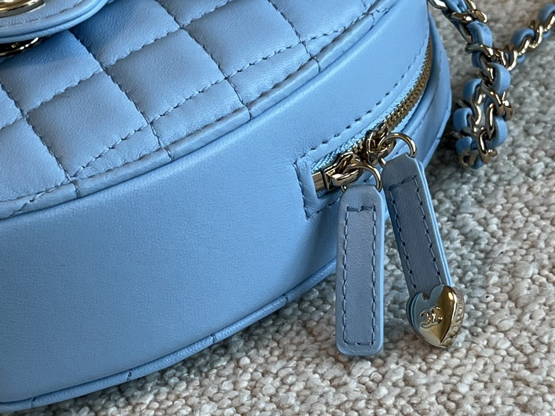 CHANEL Handbag 22S CC In Love Blue Lambskin Quilted Large Heart Bag LGHW -Knockoff
