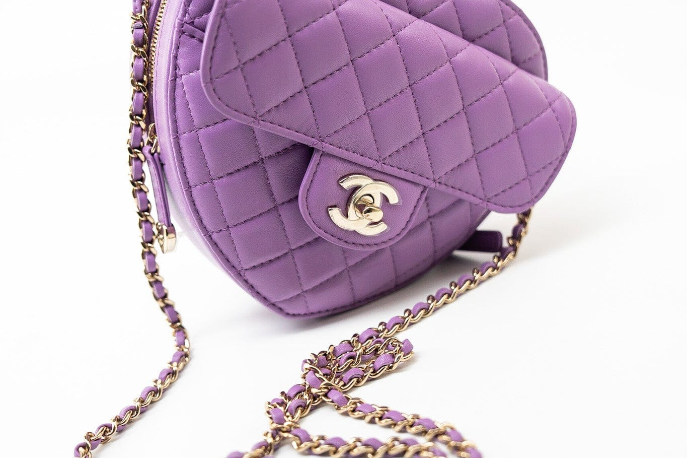 CHANEL Handbag 22S CC In Love Purple Lambskin Quilted Large Heart Bag -Knockoff
