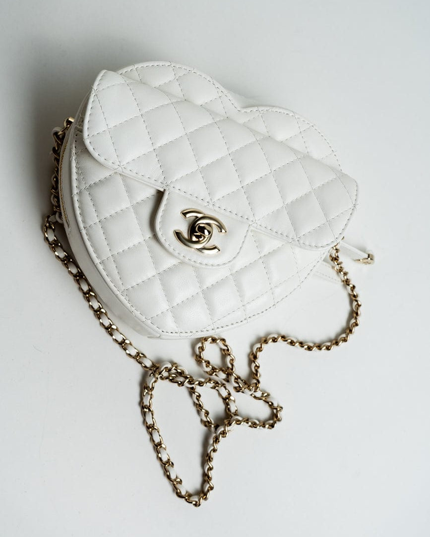 CHANEL Handbag 22S CC In Love White Lambskin Quilted Large Heart Bag LGHW -Knockoff
