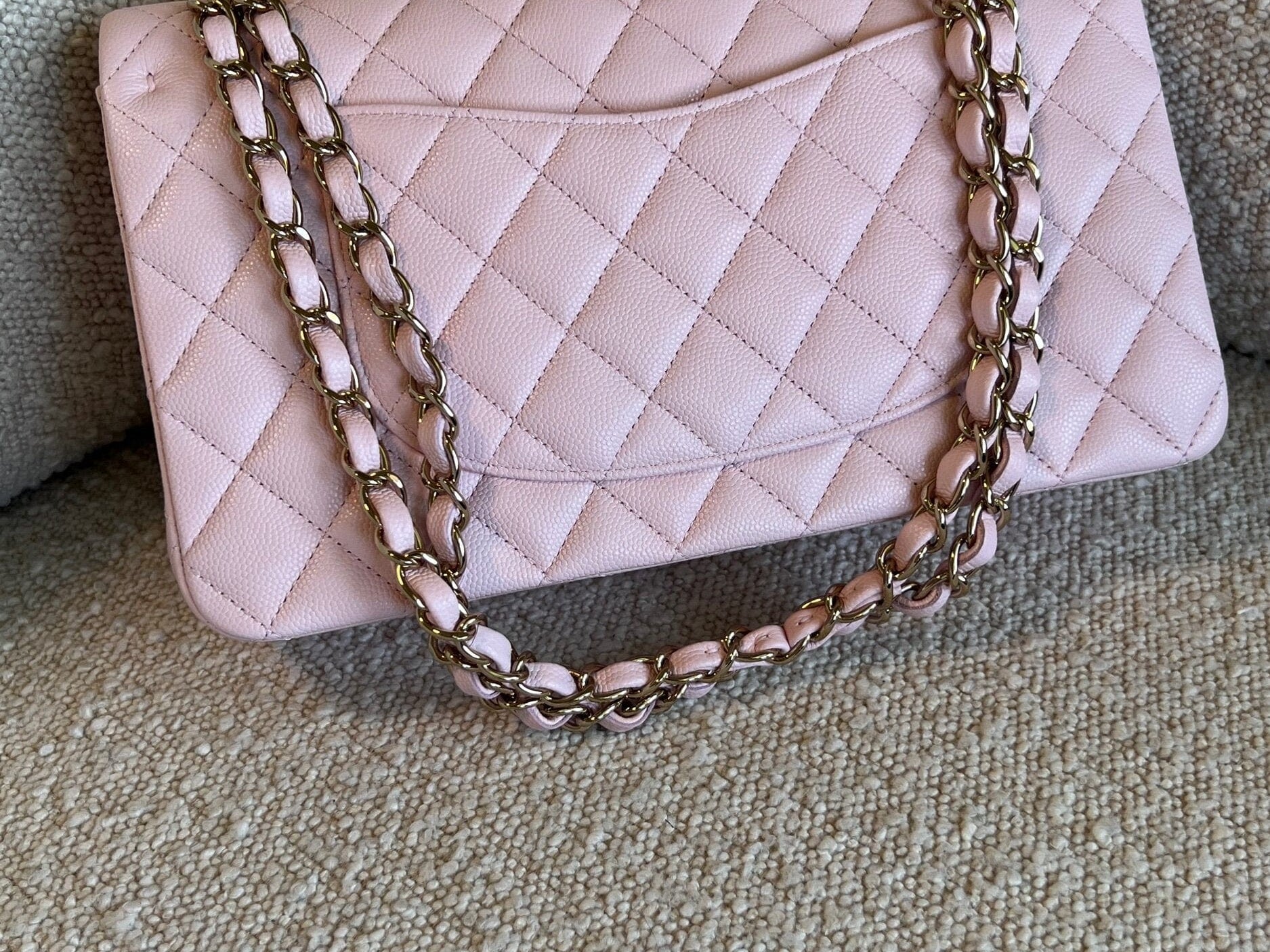 CHANEL Handbag 22S Light Pink Caviar Quilted Classic Flap Medium LGHW -Knockoff
