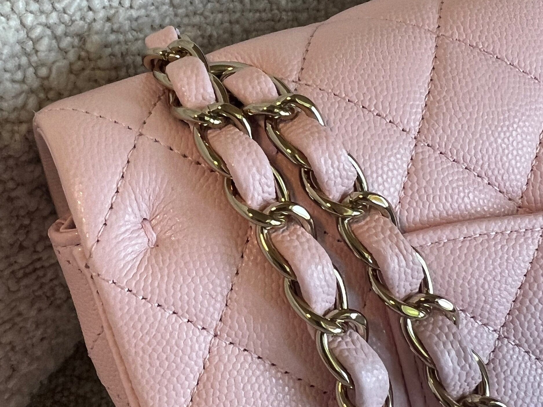 CHANEL Handbag 22S Light Pink Caviar Quilted Classic Flap Medium LGHW -Knockoff
