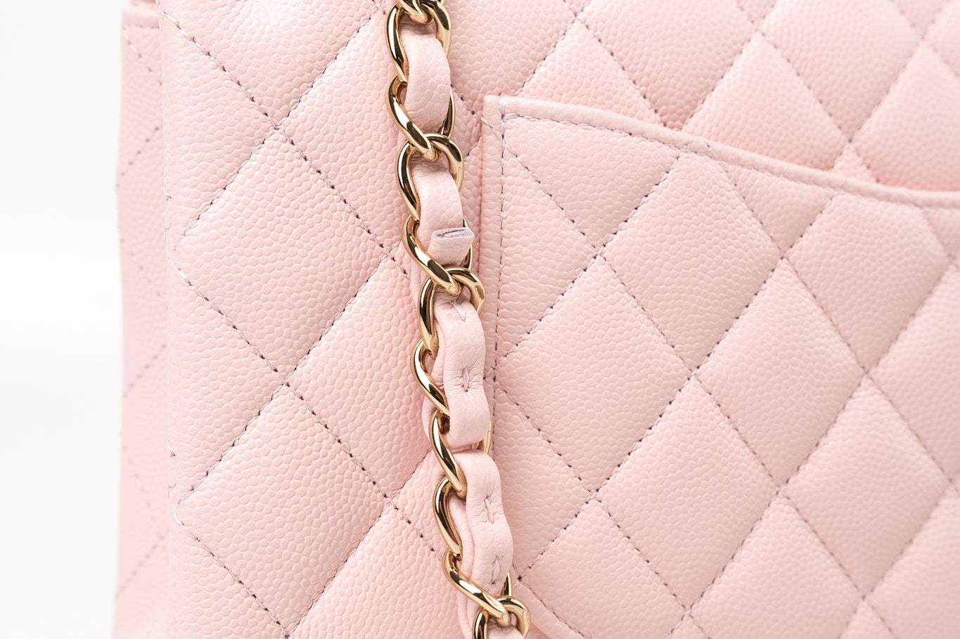 Chanel 22S Light Pink Caviar Quilted Classic Flap Medium LGHW -Knockoff
