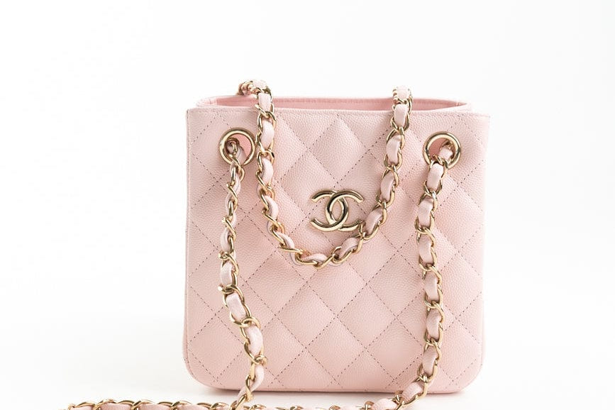 CHANEL Handbag 22S Light Pink Caviar Quilted Mini Bucket Bag LGHW -Knockoff
