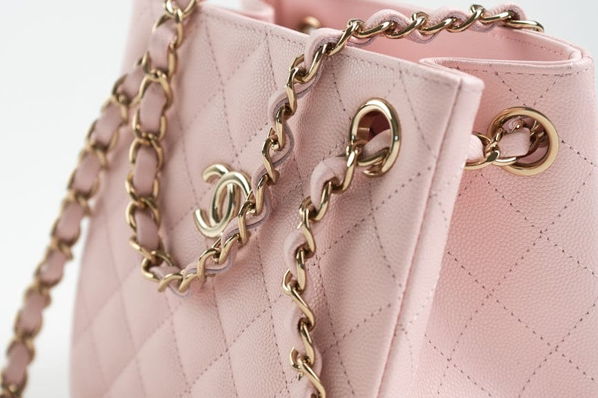 CHANEL Handbag 22S Light Pink Caviar Quilted Mini Bucket Bag LGHW -Knockoff
