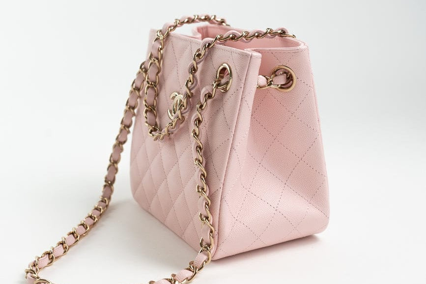 CHANEL Handbag 22S Light Pink Caviar Quilted Mini Bucket Bag LGHW -Knockoff
