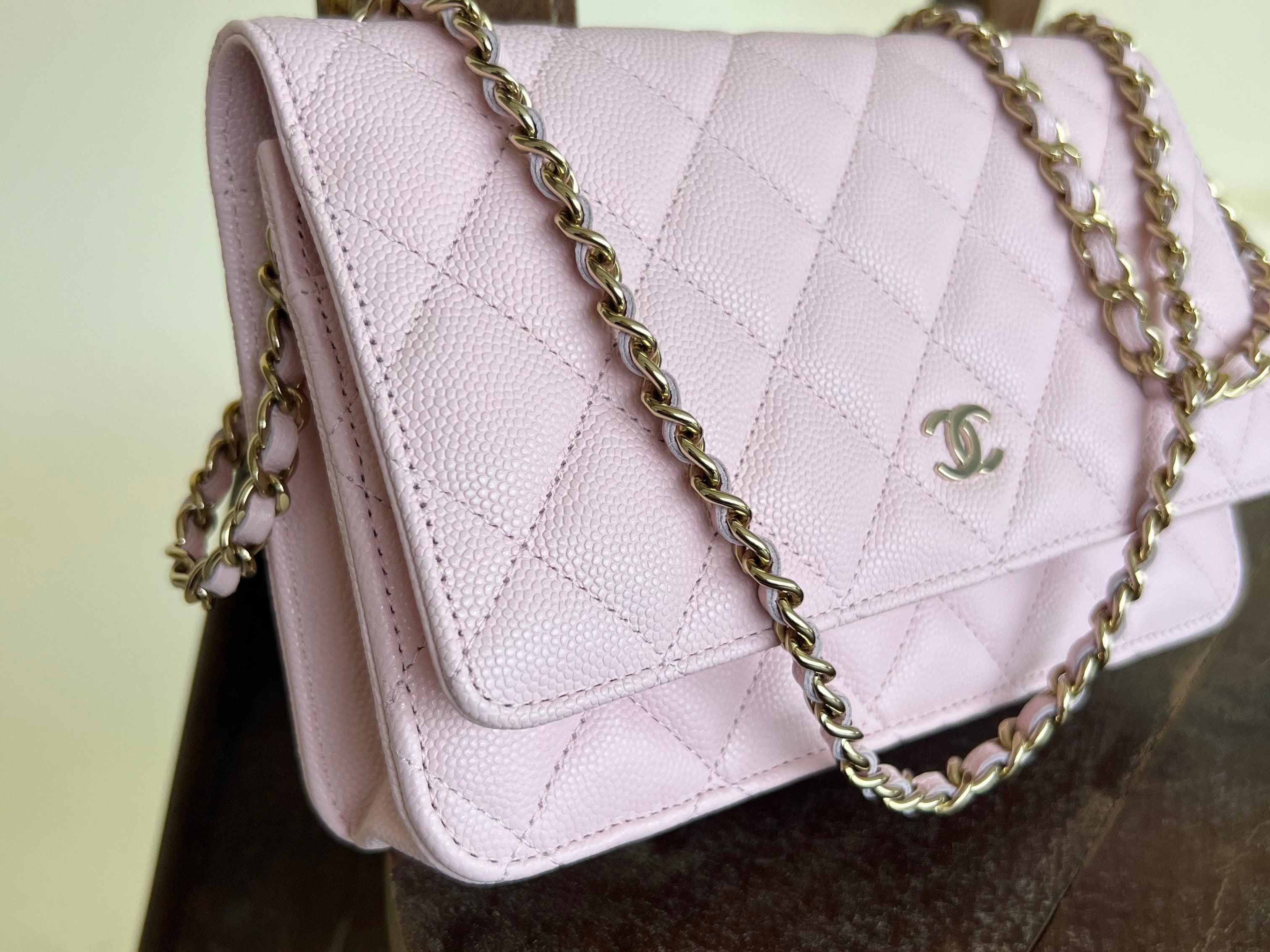 CHANEL Handbag 22S LIGHT PINK CAVIAR QUILTED WALLET ON CHAIN GHW (WOC) -Knockoff
