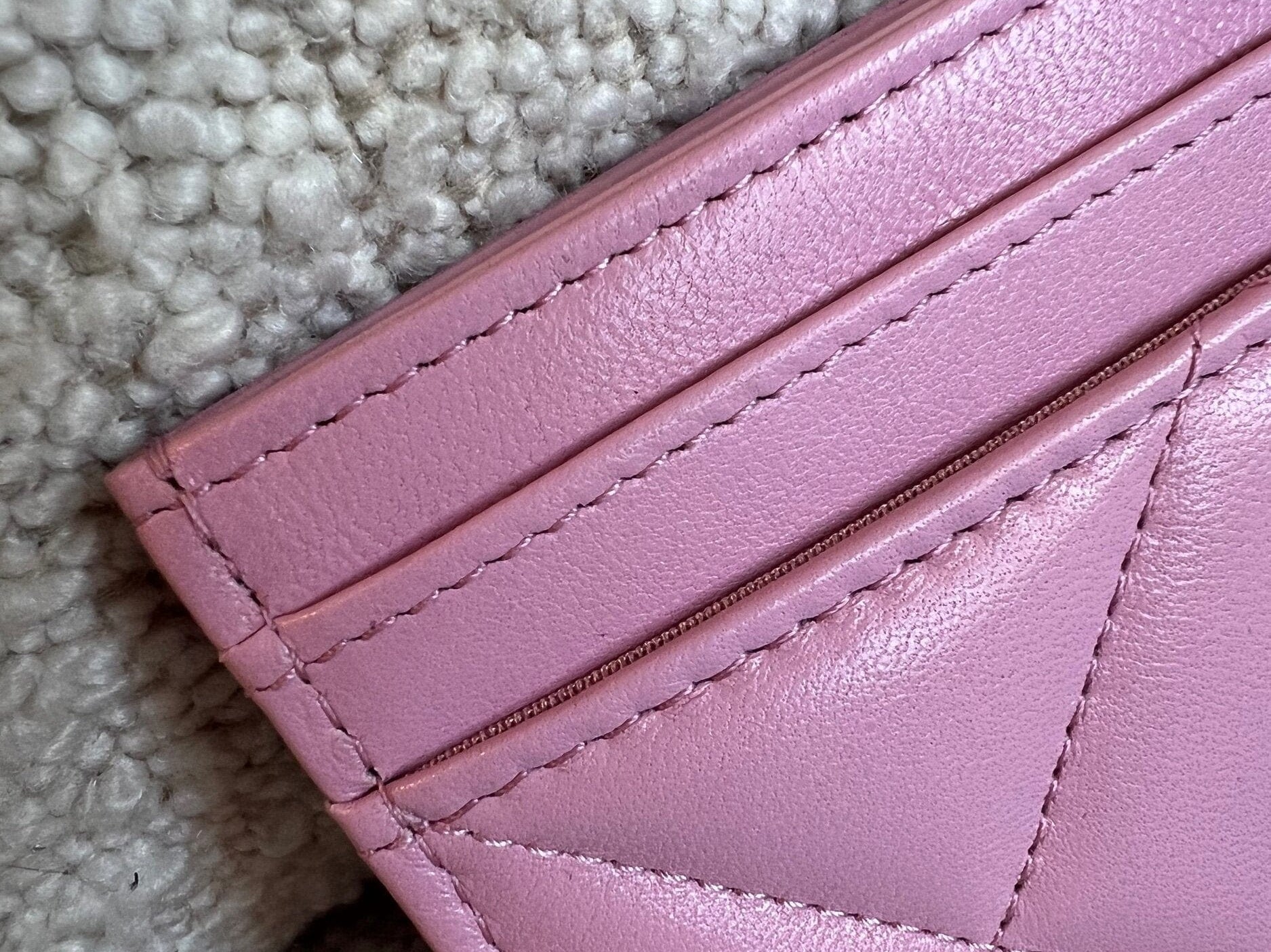 CHANEL Handbag 22S Pink 19 Flap Card Holder -Knockoff
