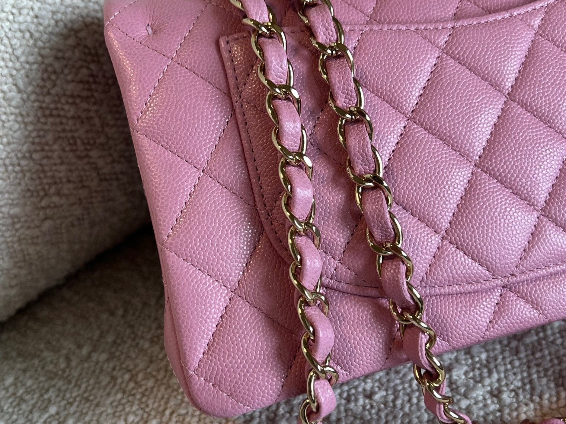 CHANEL Handbag 22S Pink Caviar Quilted Classic Flap Small LGHW -Knockoff
