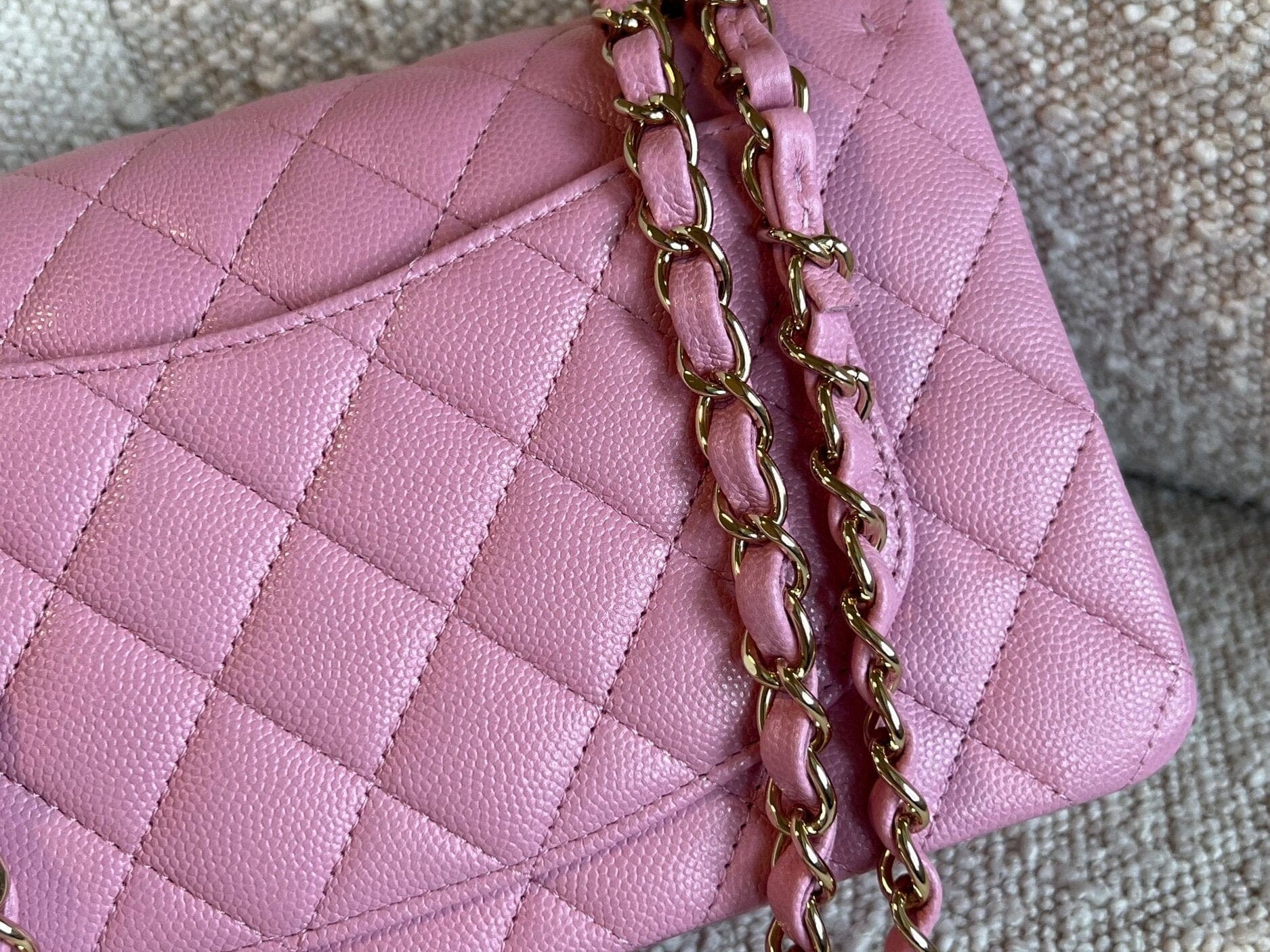 CHANEL Handbag 22S Pink Caviar Quilted Classic Flap Small LGHW -Knockoff
