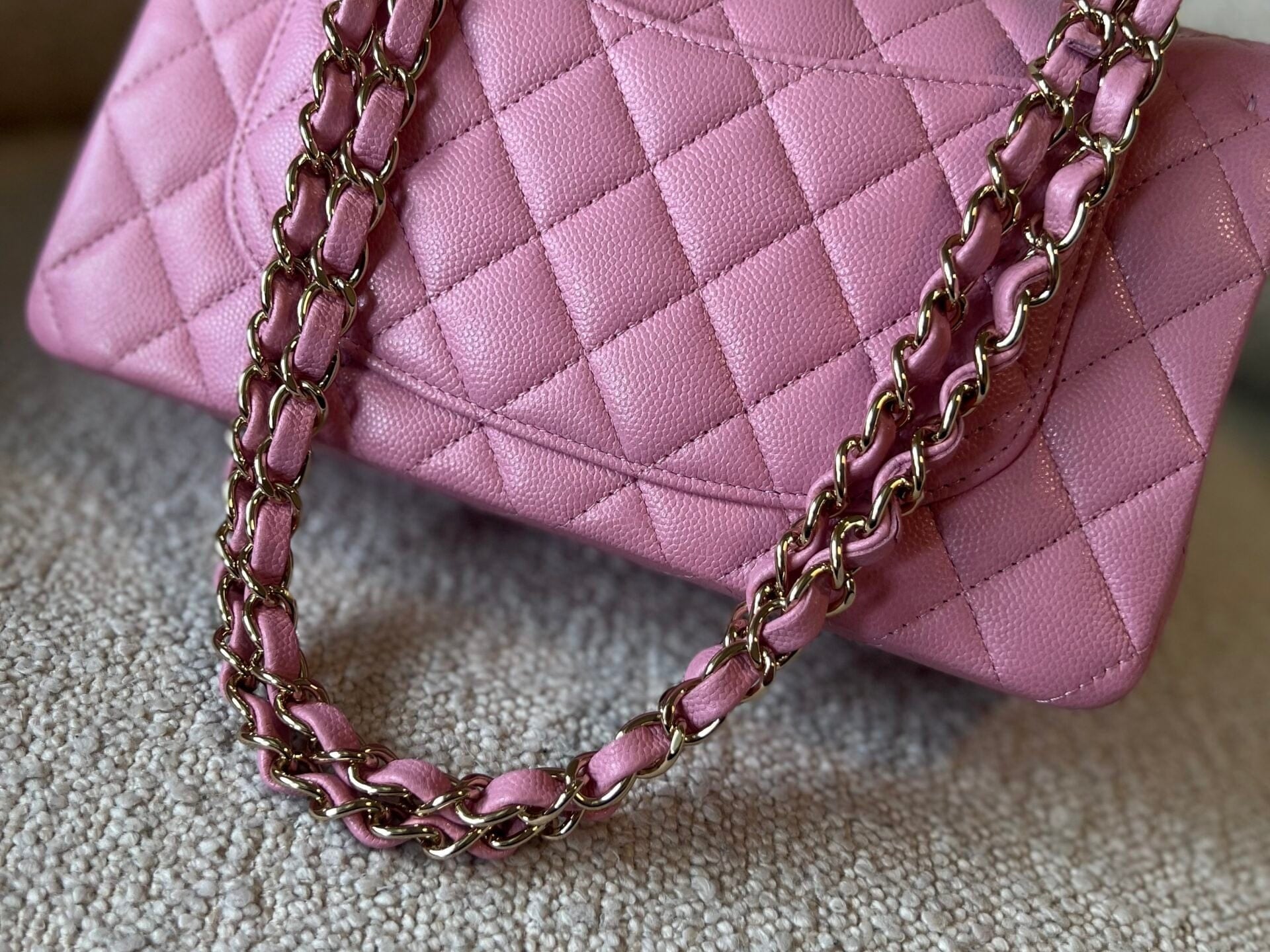 CHANEL Handbag 22S Pink Caviar Quilted Classic Flap Small LGHW -Knockoff
