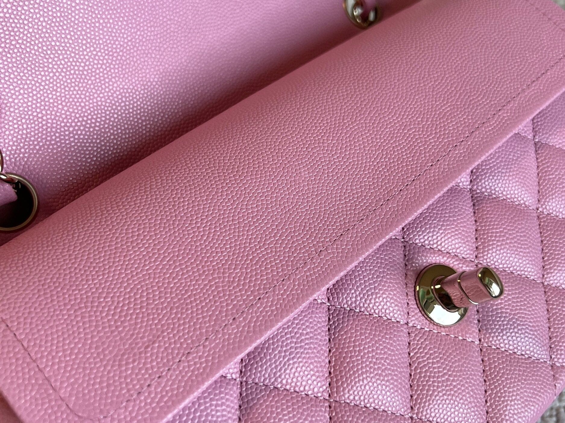 CHANEL Handbag 22S Pink Caviar Quilted Classic Flap Small LGHW -Knockoff
