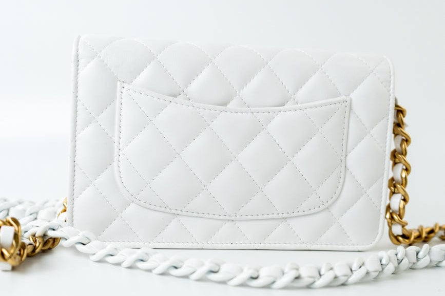 CHANEL Handbag 22S White Lambskin Quilted Wallet on Chain (WOC) -Knockoff
