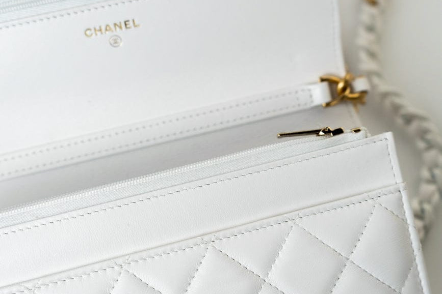 CHANEL Handbag 22S White Lambskin Quilted Wallet on Chain (WOC) -Knockoff
