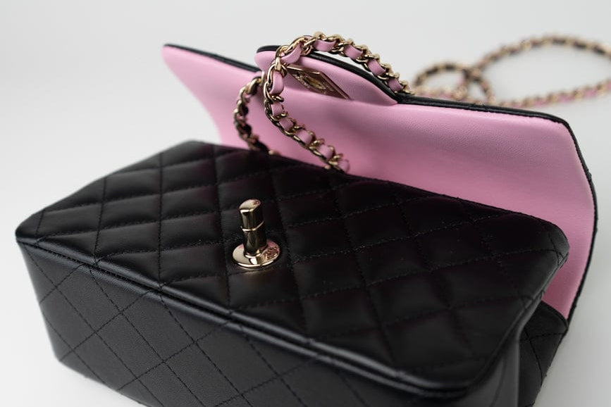 CHANEL Handbag 23P Mini Top Handle Black/Pink Lambskin Quilted w/ Light Gold Hardware -Knockoff
