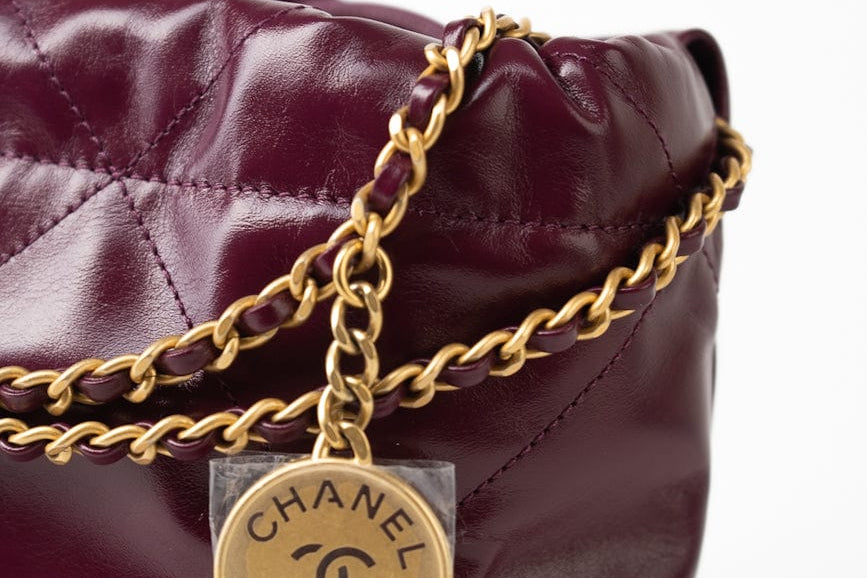 CHANEL Handbag 23S Mini 22 Drawstring Bag Burgundy Calfskin Quilted AGHW -Knockoff
