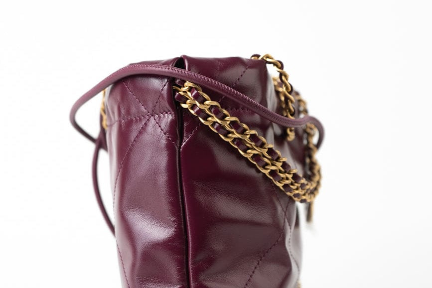 CHANEL Handbag 23S Mini 22 Drawstring Bag Burgundy Calfskin Quilted AGHW -Knockoff
