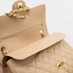 CHANEL Handbag Beige Clair Caviar Quilted Classic Double Flap Medium Gold Hardware -Knockoff
