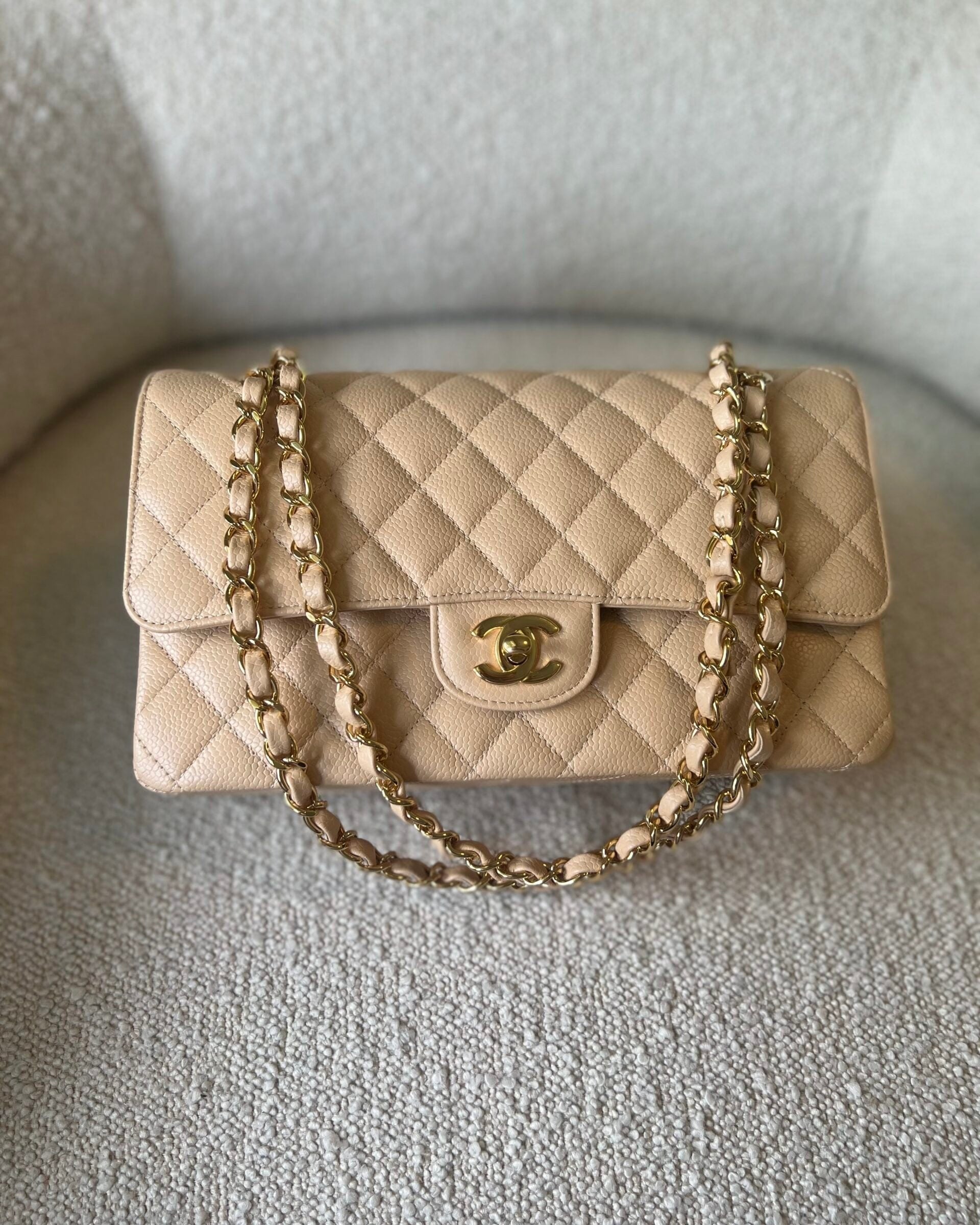 CHANEL Handbag Beige Clair Caviar Quilted Classic Flap Medium GHW -Knockoff
