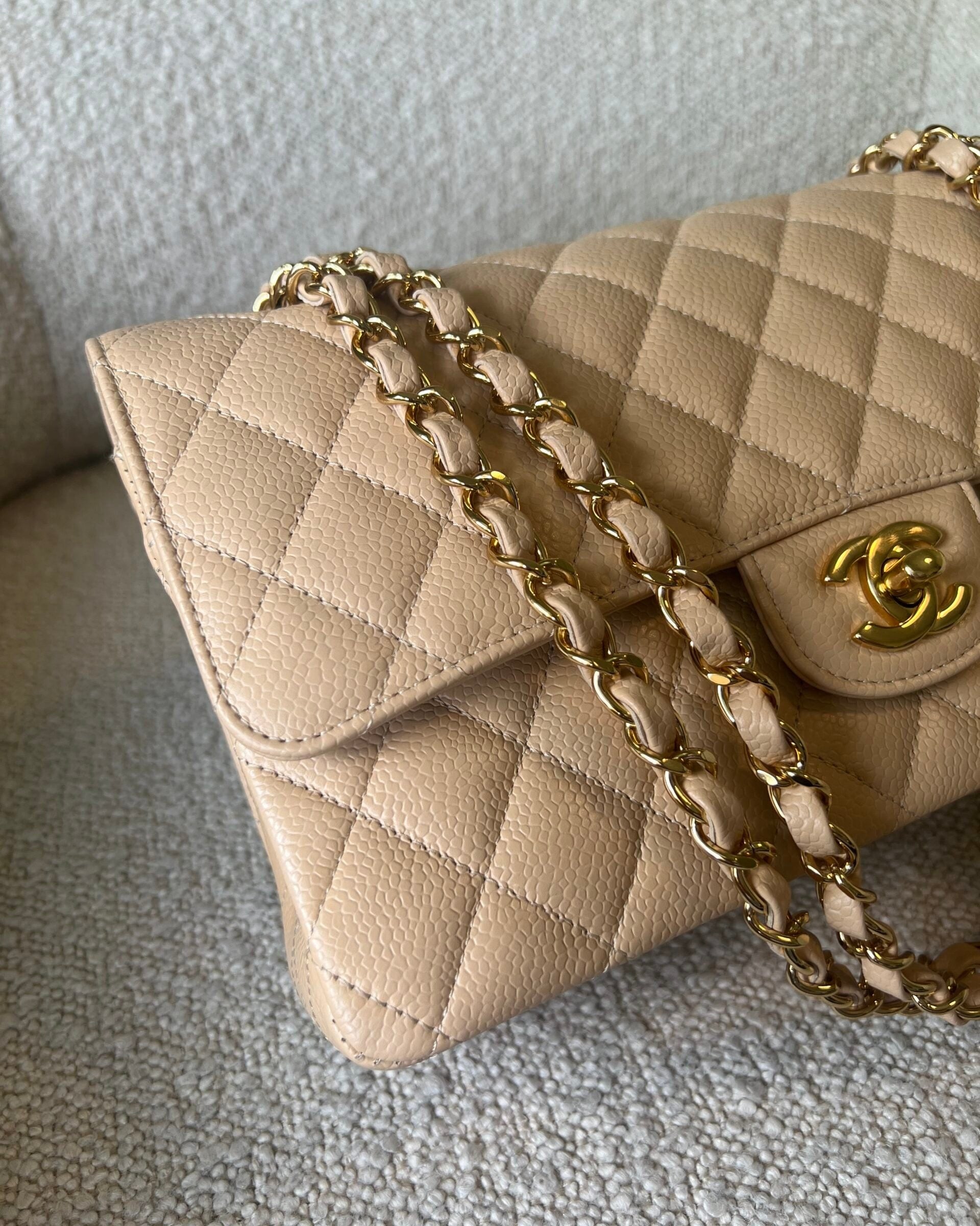 CHANEL Handbag Beige Clair Caviar Quilted Classic Flap Medium GHW -Knockoff
