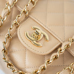 CHANEL Handbag Beige Clair Caviar Quilted Classic Flap Medium Gold Hardware -Knockoff
